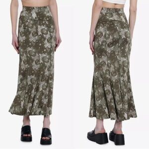 Hot Topic Thorn and Fable Fairy Skeleton Maxi Skirt